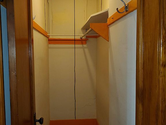 5th image of 4335 S Sacramento Ave #B
