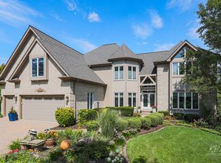 6320 Greene Rd, Woodridge, IL 60517