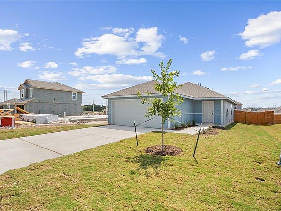 3rd image of 1122 Newey Cir