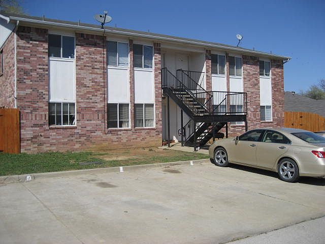 1st image of 729 Cain St APT B