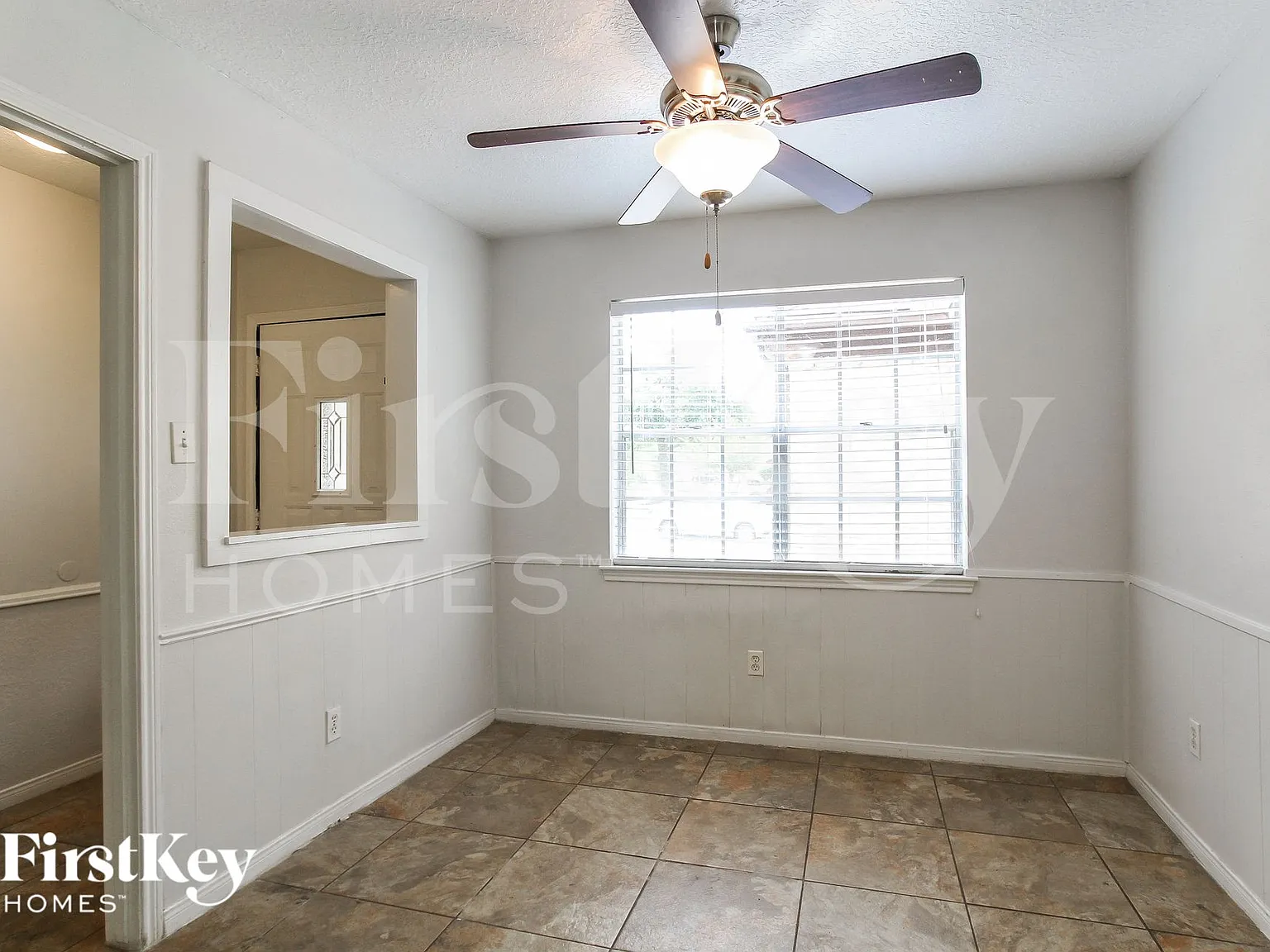 3 bed, 2.0 bath, 1870 sqft, $1,975 — Photo 3