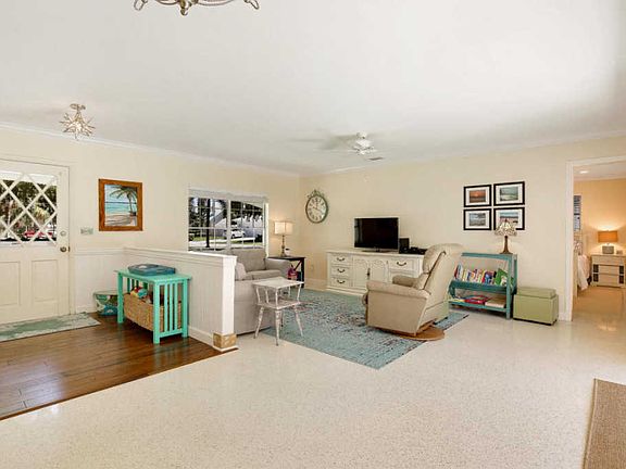 3rd image of 700 Osprey Way