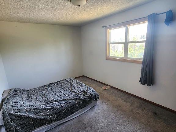 5th image of 100 Clover Ct