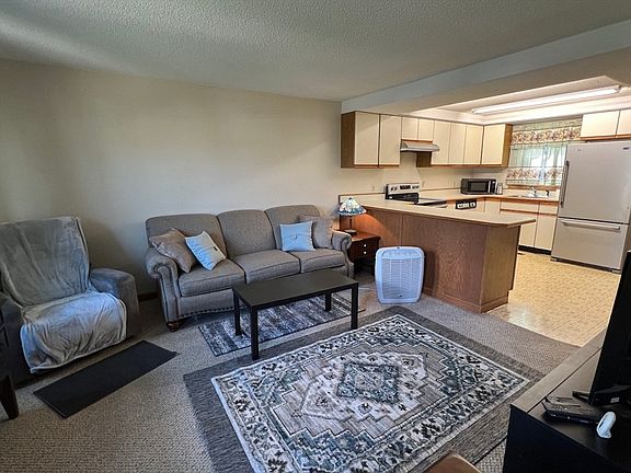 3rd image of 1430 Russell Rd APT 22