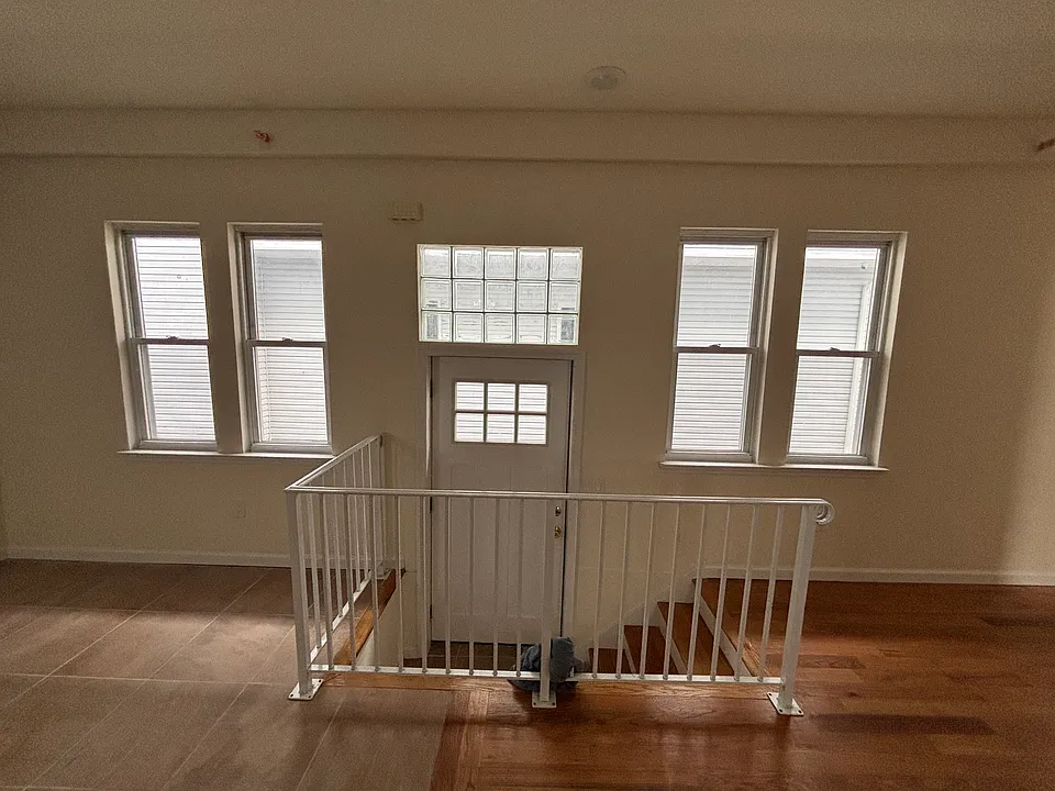 entrance steps