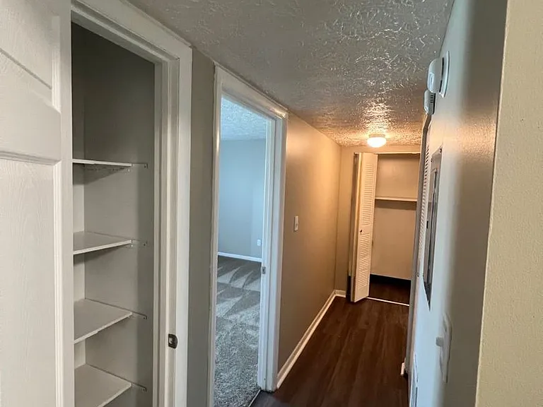 Cross Lakes Apartments — Photo 30