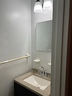 1/2 bathroom in bedroom