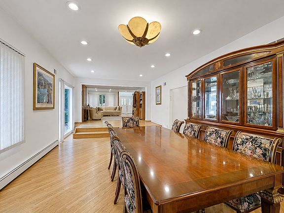 5th image of 1542 Jefferson St
