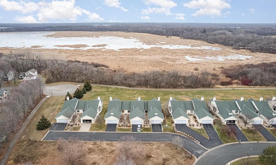 1st image of 652 Aqua Cir
