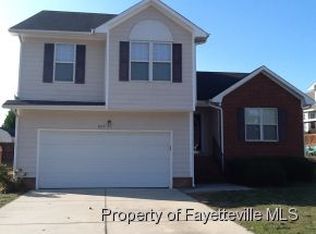 827 Alexwood Dr, Hope Mills, NC 28348