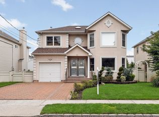 14 Sixth Avenue, Garden City Park, NY 11040