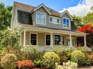 2304 SE Taylor St, Portland, OR 97214