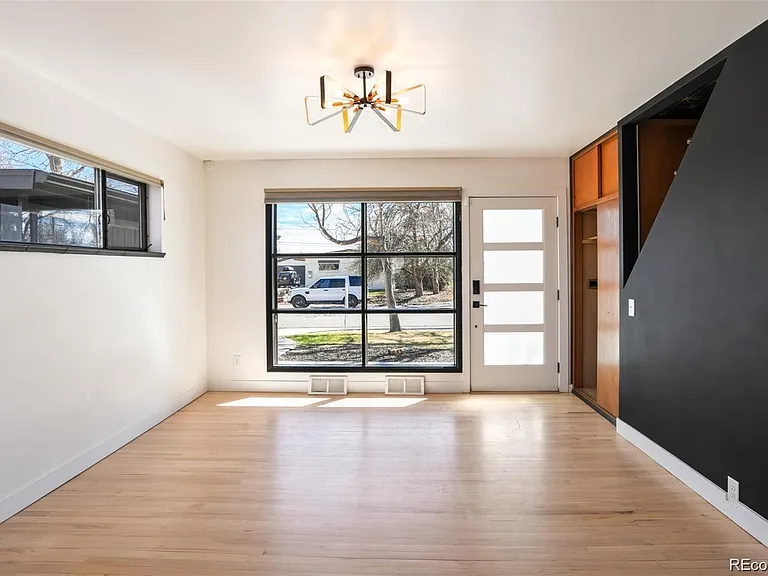 9309 Highland Pl — Photo 3