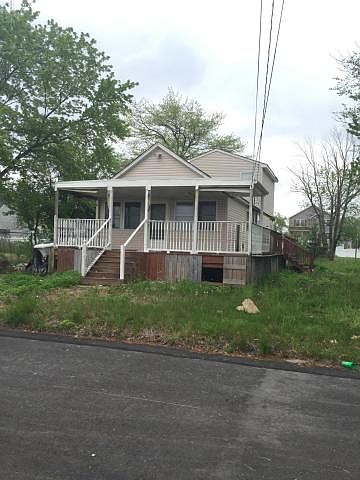 2nd image of 140 Raritan St