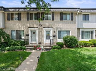 28264 Universal Dr #82, Warren, MI 48092