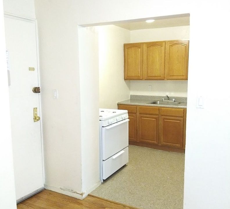 2nd image of 91-35 193rd St #2A