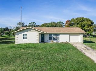 1542 Chatsworth St, Lake Placid, FL 33852
