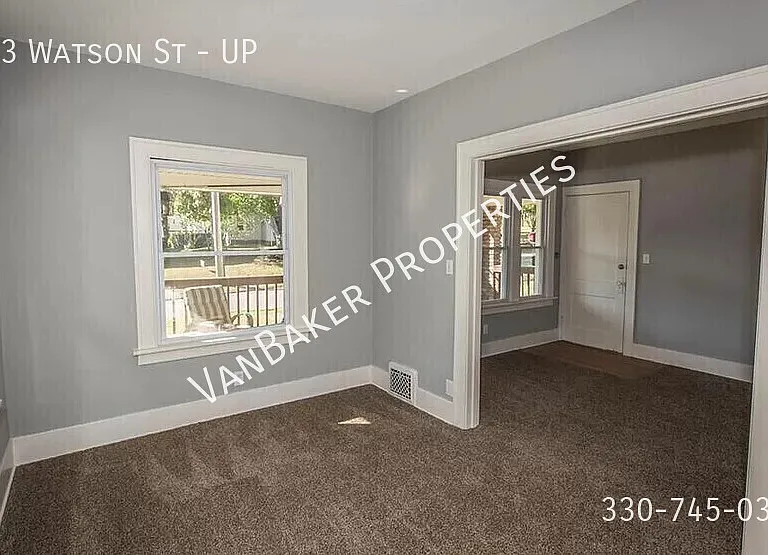 243 Watson St #UP — Photo 3