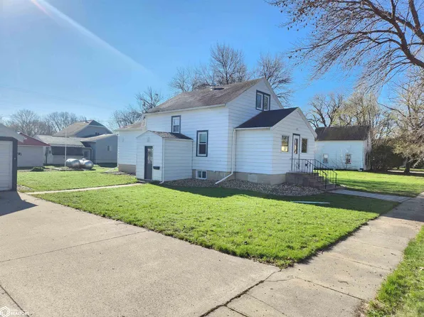 408 N Main St, Buffalo Center, IA 50424