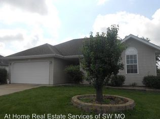 624 E Gallup Hill Rd, Nixa, MO 65714