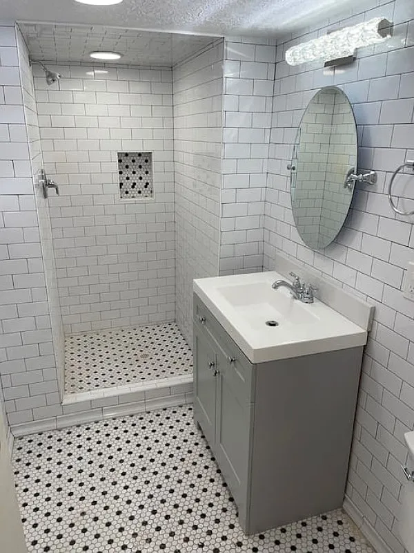74 W 200 N — Photo 4