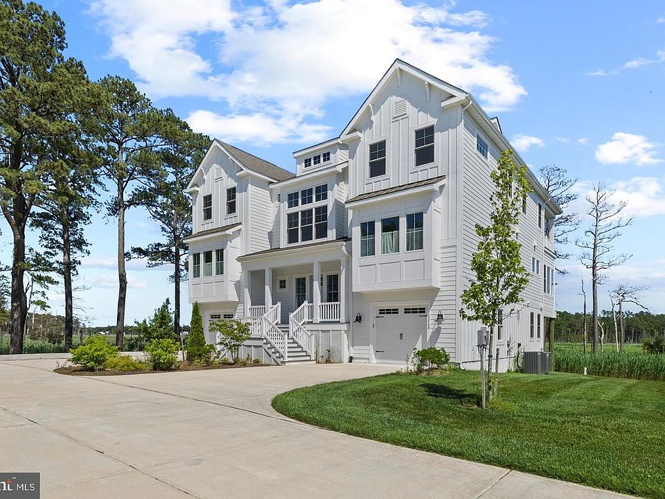 1st image of 33704 Halford Cir