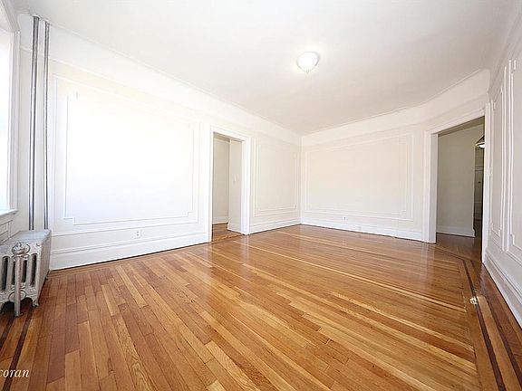 4th image of 3056 30th St APT 5D