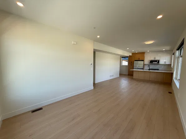 1281 Findlay Rd #2, Kelowna, BC V1X 5B1