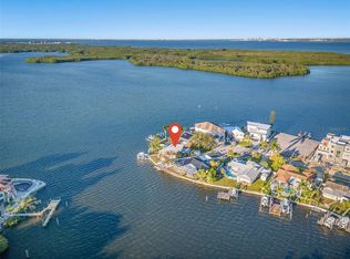 1931 Arrowhead Dr NE, Saint Petersburg, FL 33703