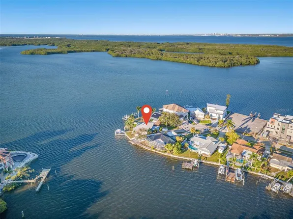 1931 Arrowhead Dr NE, Saint Petersburg, FL 33703
