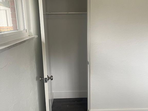 5th image of 250 Saint Clair St