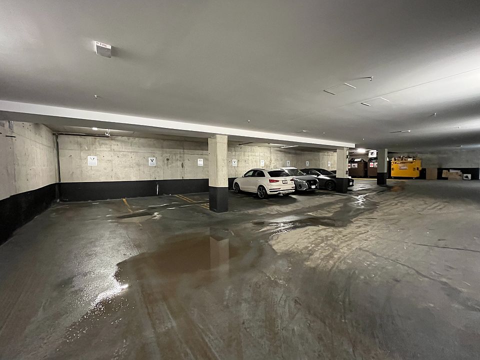 2nd image of 250 Besserer St #P2