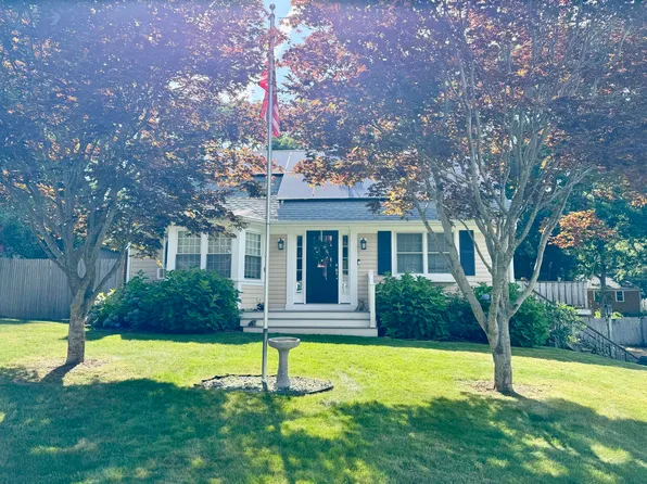 123 Fawcett Lane, Hyannis, MA 02601