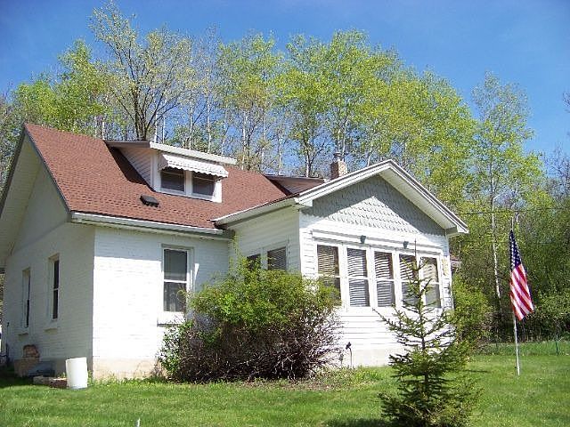1st image of 723 1st St