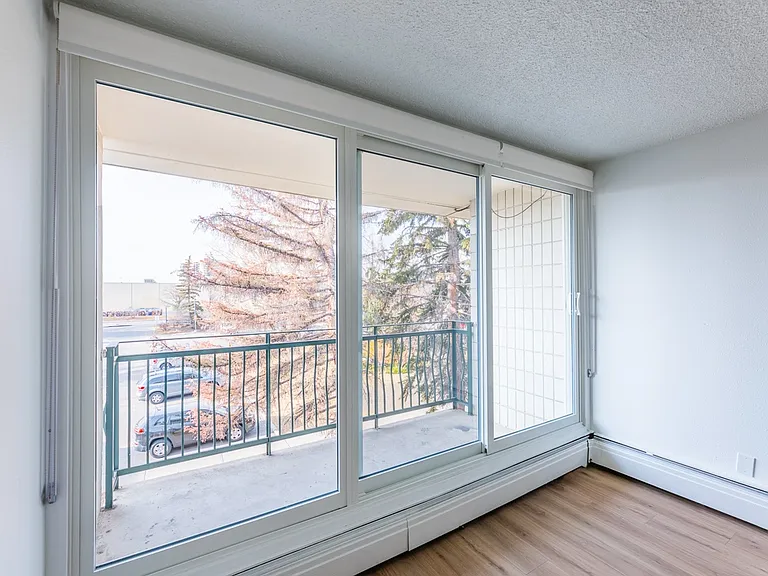 9700 Bonaventure Dr SE — Photo 48