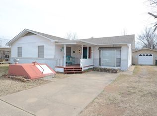 516 E Washington Ave, Bristow, OK 74010