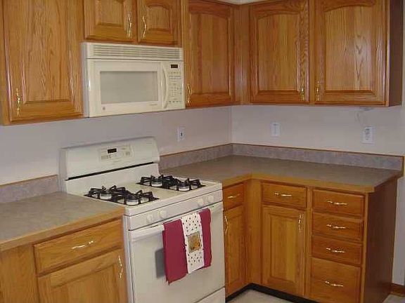 Gas oven, microwave, refridgerator, dishwasher, and washer/gas dryer included