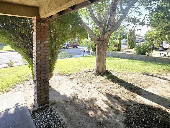 2nd image of 534 Suzanne St