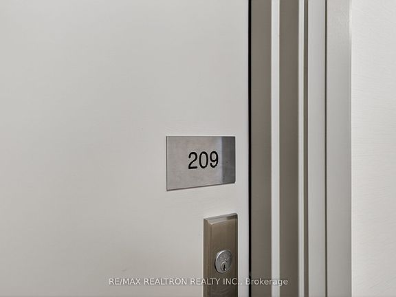 4th image of 275 Yorkland Rd #209