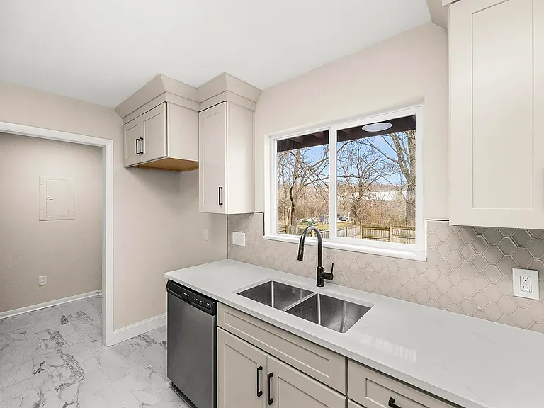 5702 Brentwood Meadows Cir — Photo 15