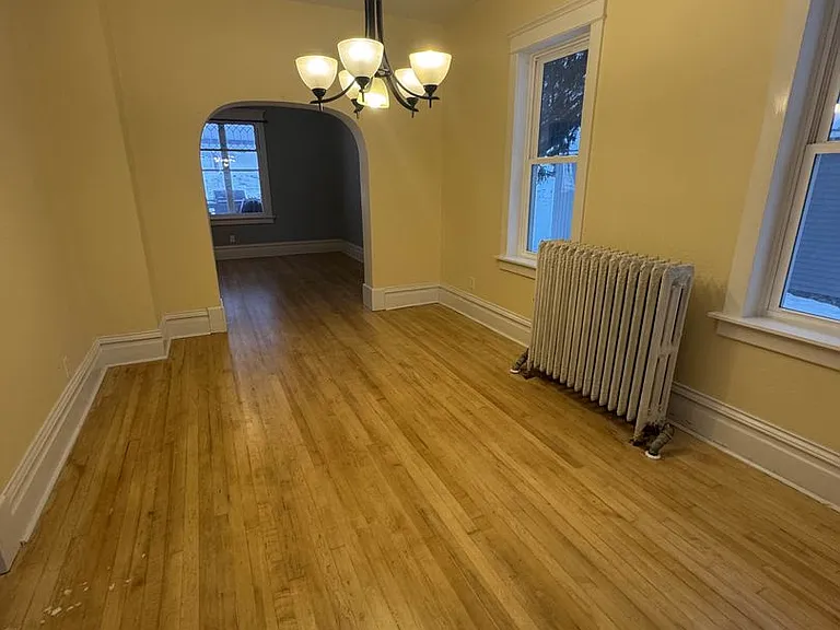 408 W Douglass Ave — Photo 7