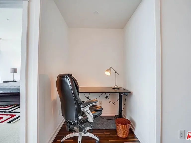 900 W Olympic Blvd #31F — Photo 13