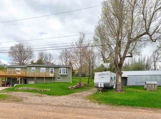 1118 Kingsbury St, Belle Fourche, SD 57717