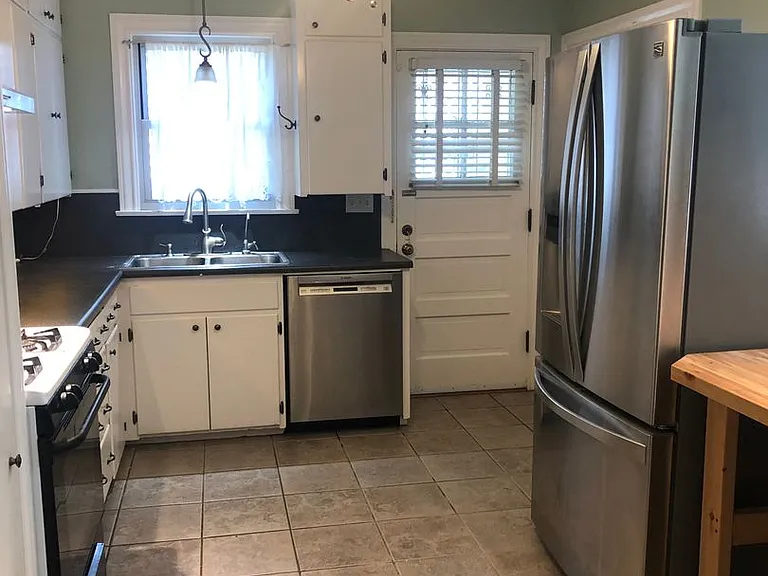 918 Bowie St — Photo 5