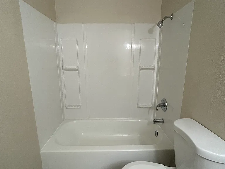 3953 N Palm Grove Dr #1 — Photo 20