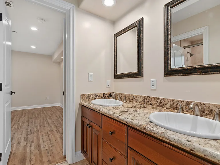 148 W Marquita #B — Photo 26