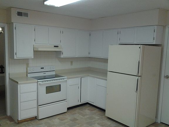 Right side of kitchen