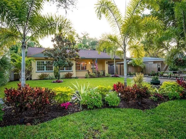 3016 Bayshore Cir, Sarasota, FL 34234