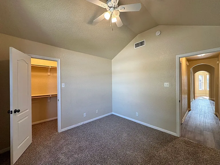 2601 Lavender Ln — Photo 28