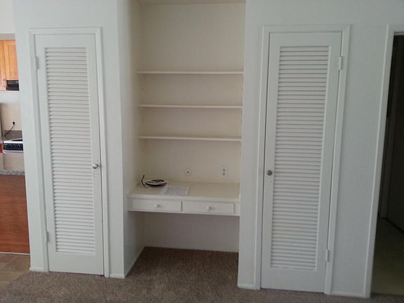 BUILT IN COMPUTER DESK